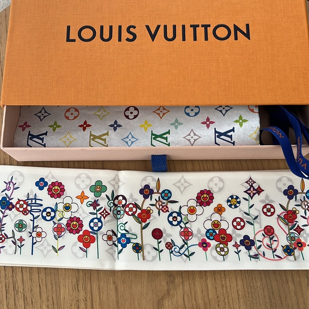 ππ₯ Louis Vuitton Murakami π₯π LV x TM Superflat Monogram 2025 Silk Bandeau - Picture 3 of 10